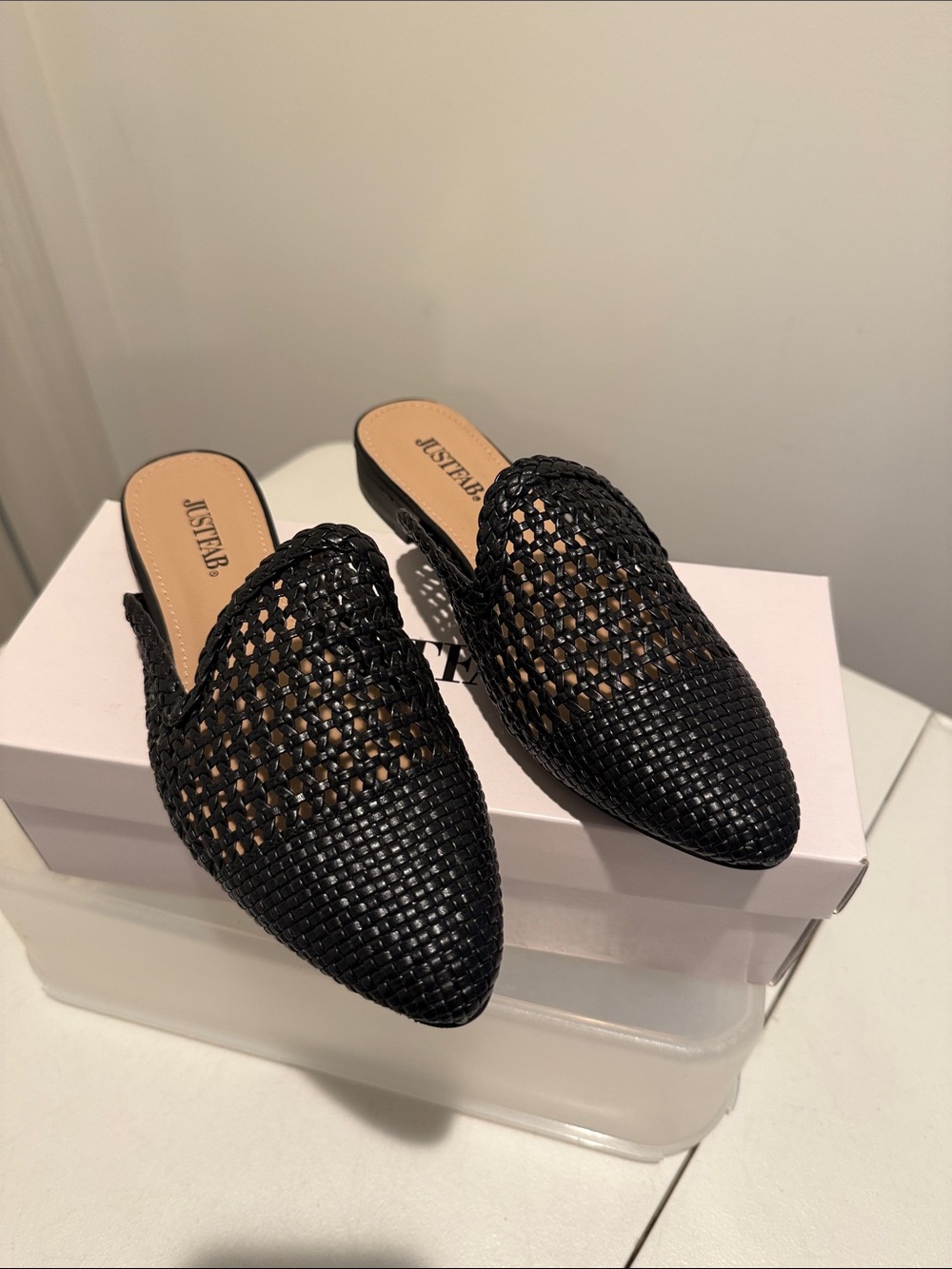 NWT Autumn Black Faux Leather Woven Pointed Slip-On Casual Comfortable Mule 7.5